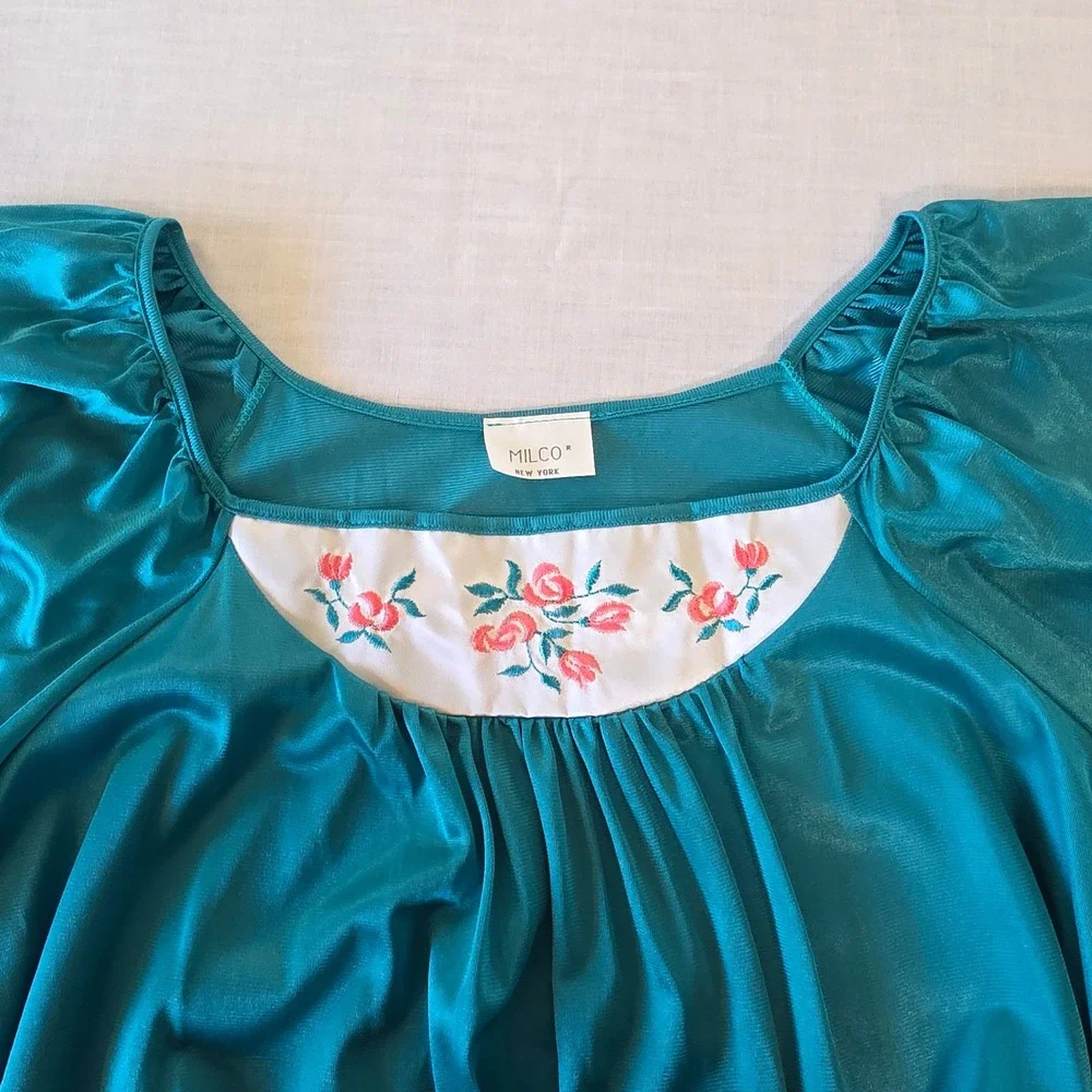 Milco Nightgown Vintage Floral Embroidered‎ Shimmer Teal Large Lounge Dress 70s